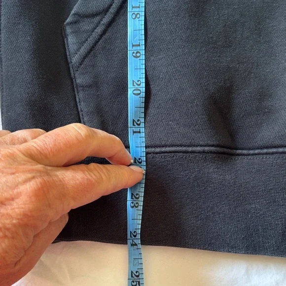 Nike Men's classic Black Pullover Hoodie medium - Picture 4 of 5